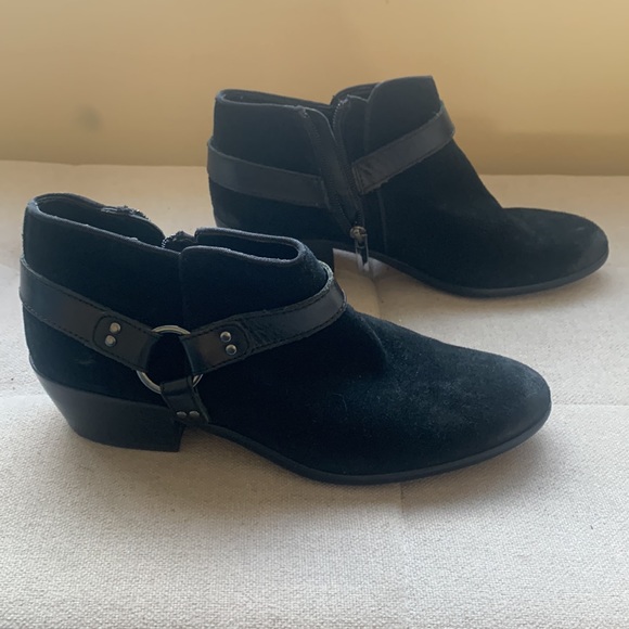 Sam Edelman Phoenix Suede/Leather Booties w Ankle Buckle and Side Zip Size 7.5 - Picture 6 of 16